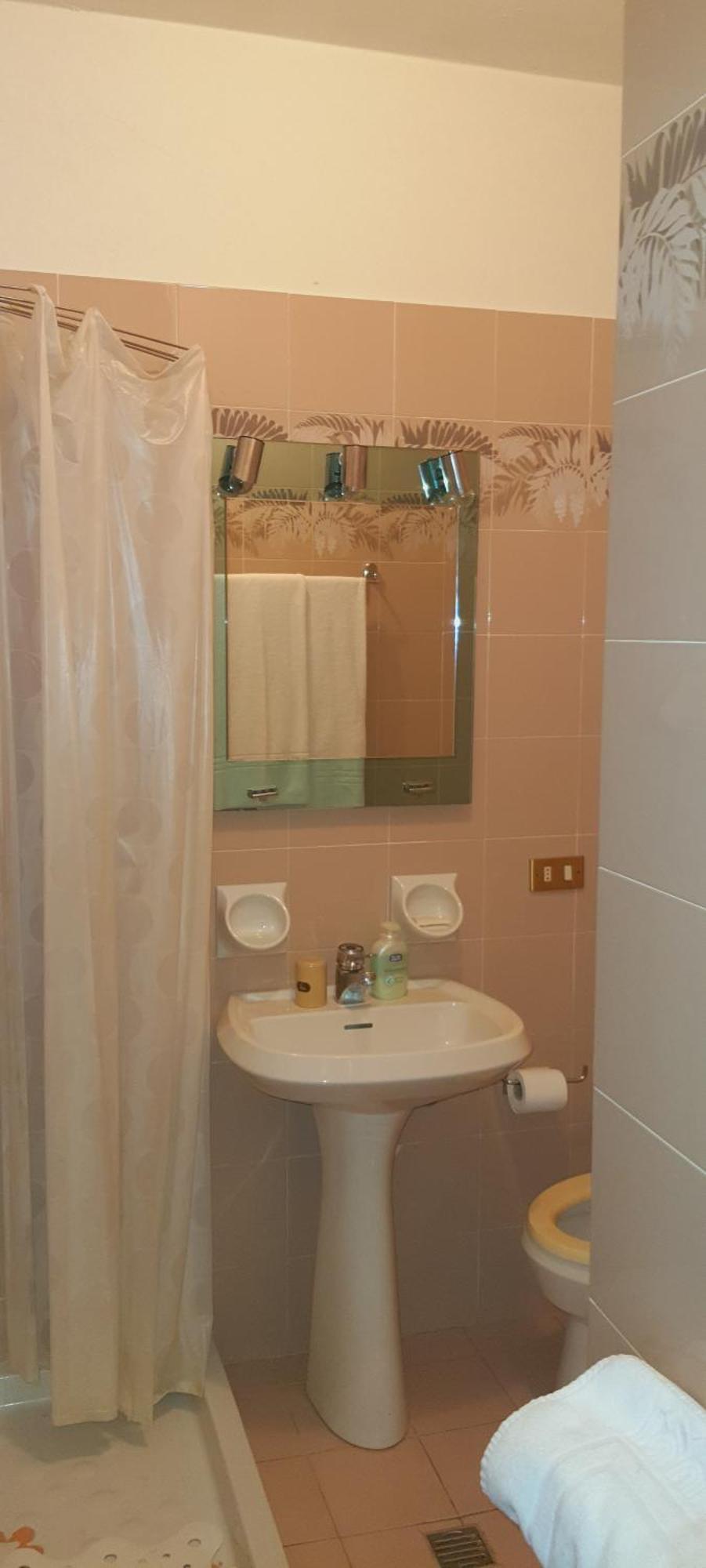 La Grotta San Michele Hotel Montevettolini Buitenkant foto
