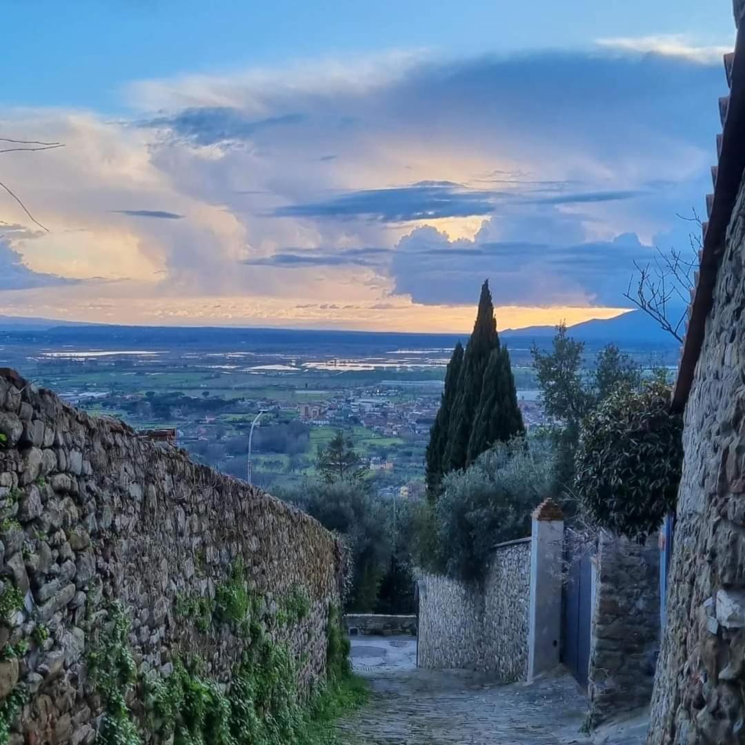 La Grotta San Michele Hotel Montevettolini Buitenkant foto